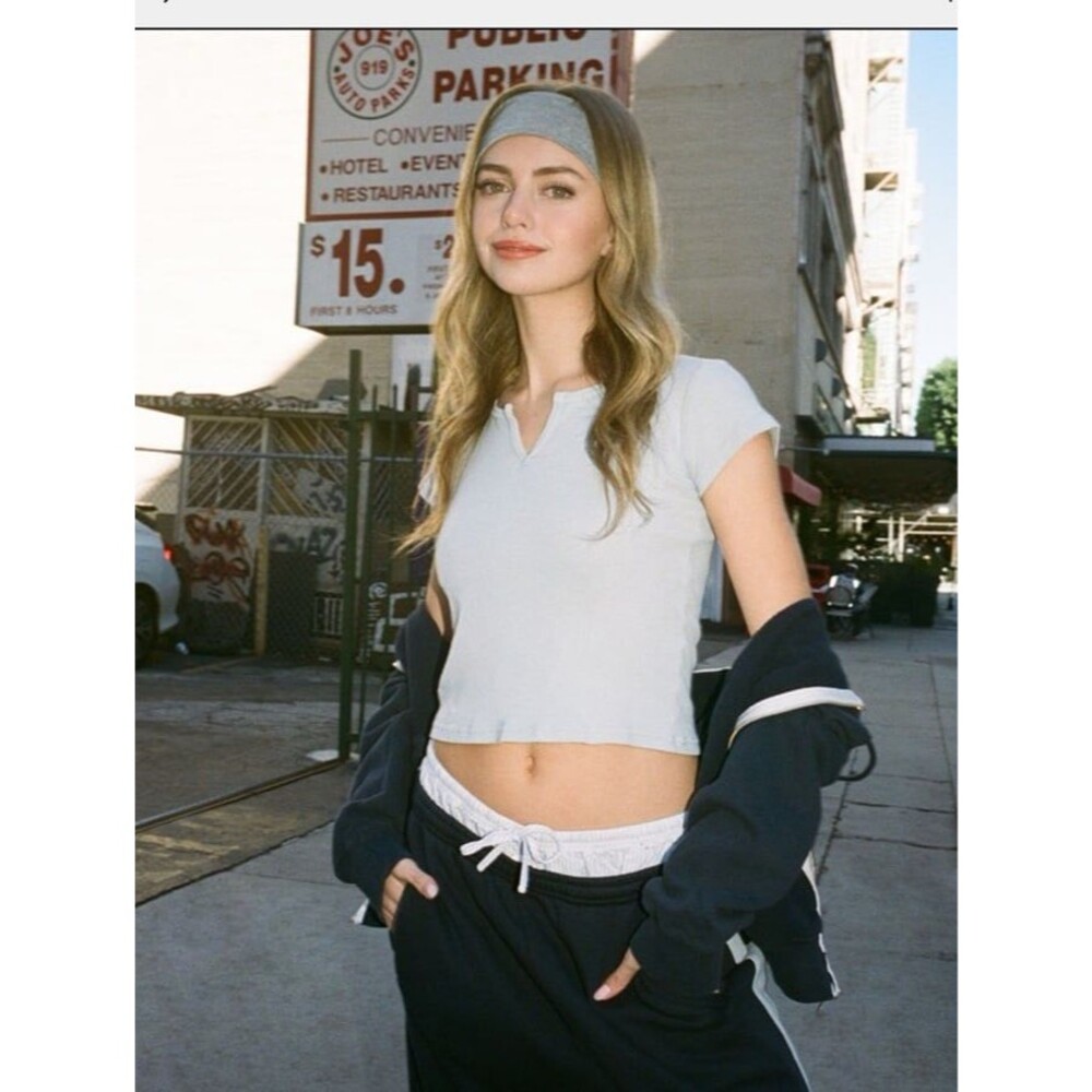 Brandy-melville Women's Blue Crop-top